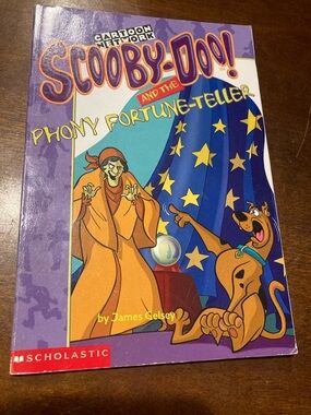 Scholastic Scooby-Doo! Phony Fortune-Teller Book